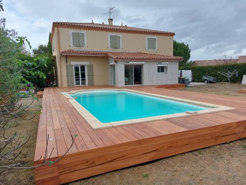 Terrasse sur élevée en Muiracatiara